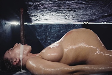 The alien creampie almost made her tear up, and she cum too