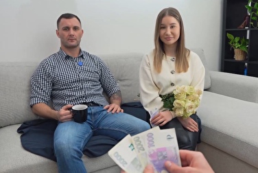 What's wrong? 😈 I owe you money and a bouquet, your girlfriend owes you sex and a blowjob What's wrong? 😈 I owe you money and a bouquet, your girlfriend owes you sex and a blowjob