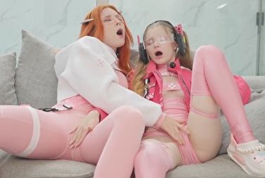 Bringing a friend to orgasm is a no-brainer! (She'll be in a man's body)