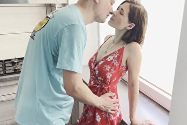 He walked up to his wife, put it between her legs and left 👀 (also cum in her mouth)