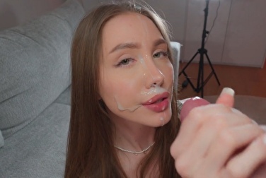 Better on the face of a copious camshot than an unexpected booty call ☺️