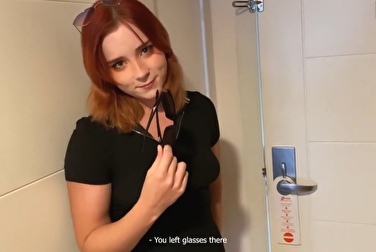 The redhead found an excuse to go to a stranger's room and fuck