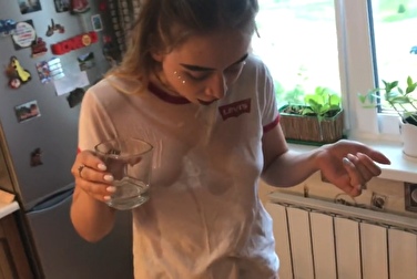 Fucked a girl in the kitchen to shut her mouth and not swear